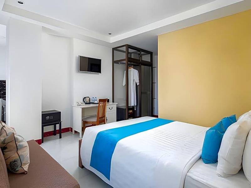 Botum Palace Hotel image