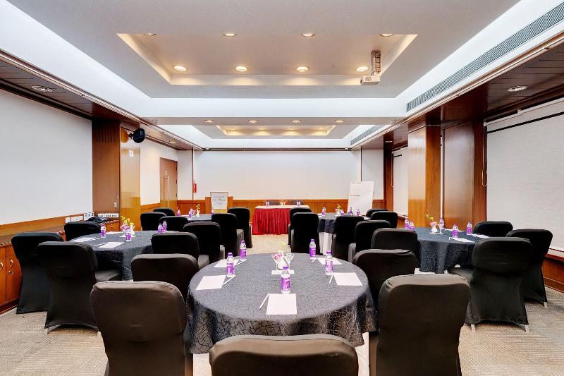 The E Square Hotel image