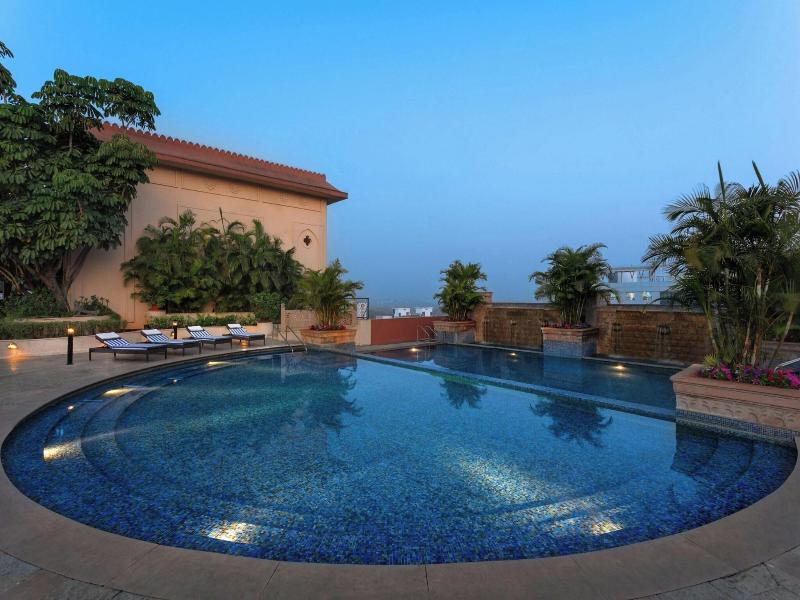 Sheraton Grand Pune Bund Garden Hotel image