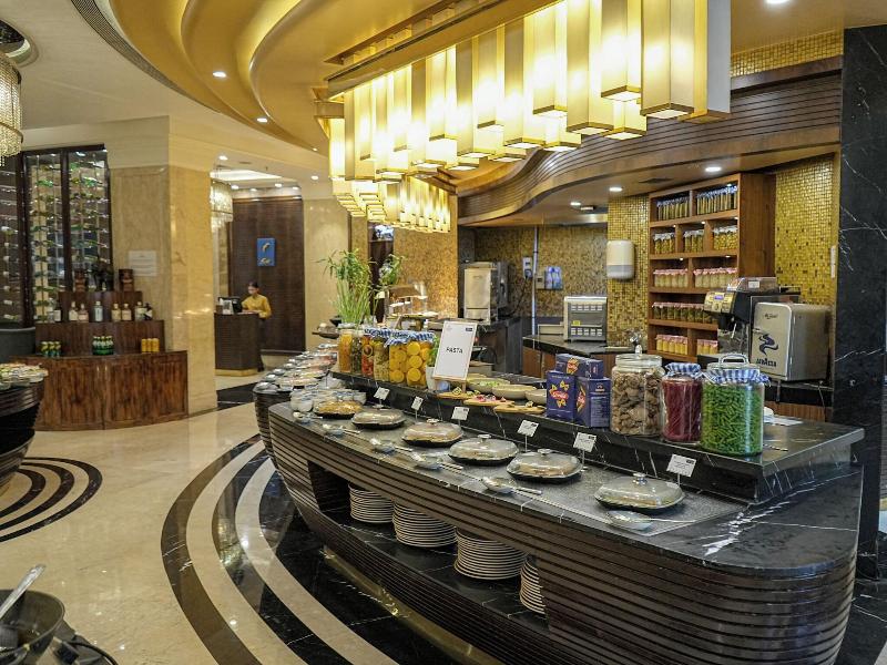 Sheraton Grand Pune Bund Garden Hotel image