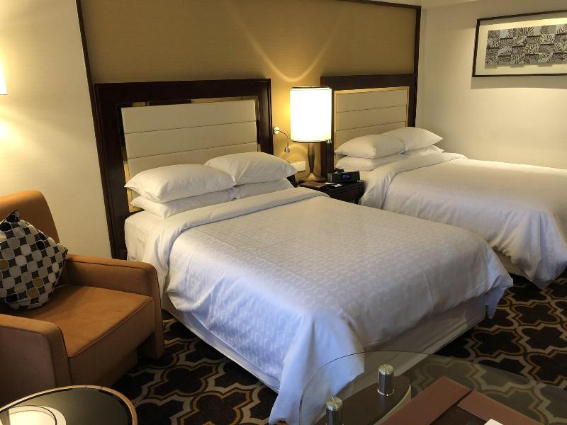 Sheraton Grand Pune Bund Garden Hotel image