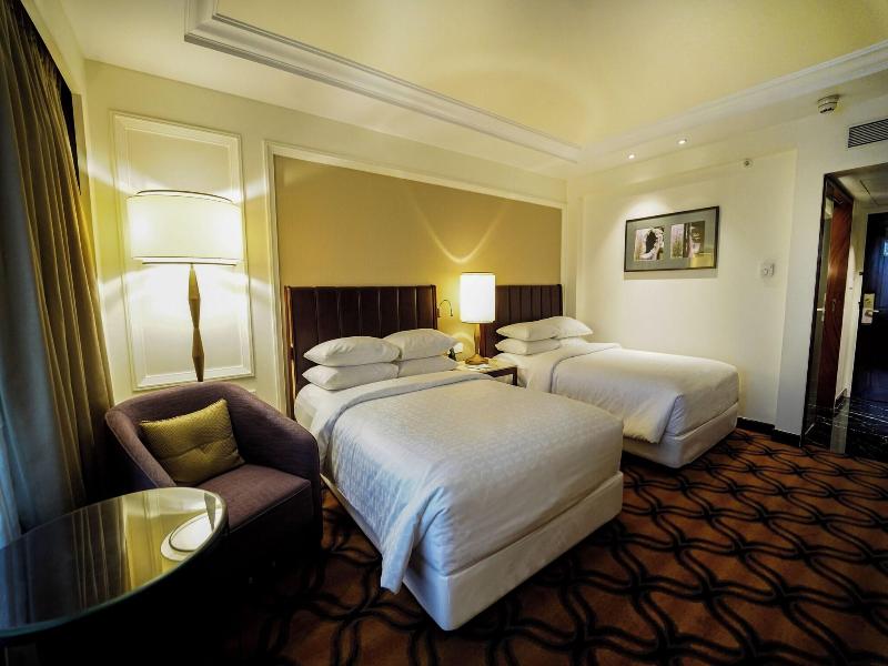 Sheraton Grand Pune Bund Garden Hotel image