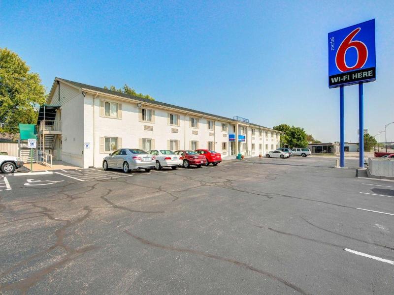 Motel 6 Wichita Ks — photo 58