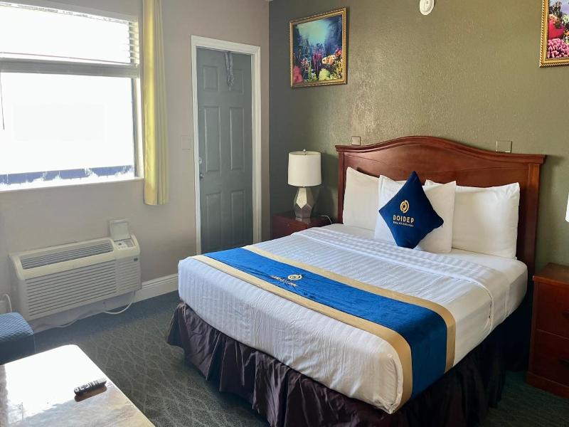 Sandals Inn image