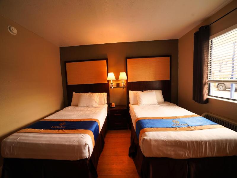 Sandals Inn image