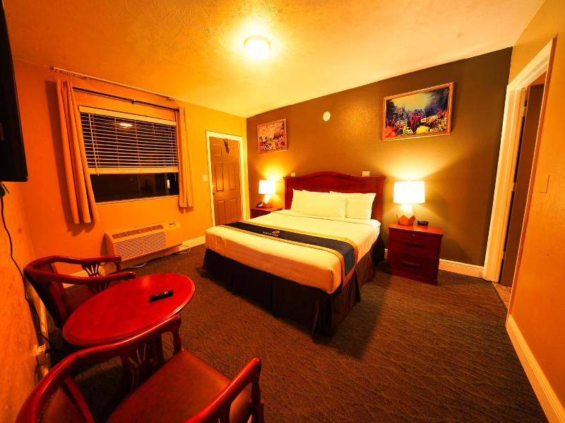 Sandals Inn image