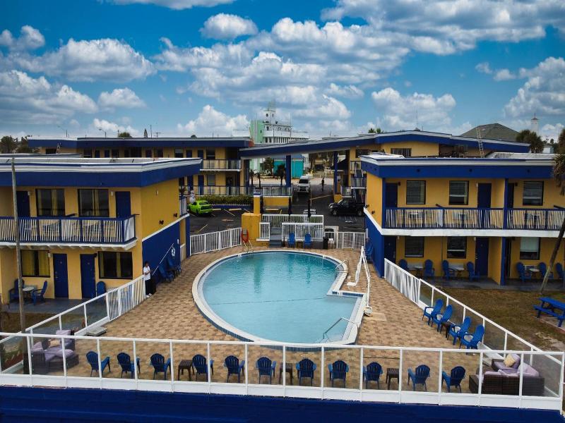 Sandals Inn image