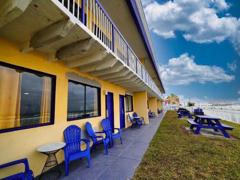 Sandals Inn image