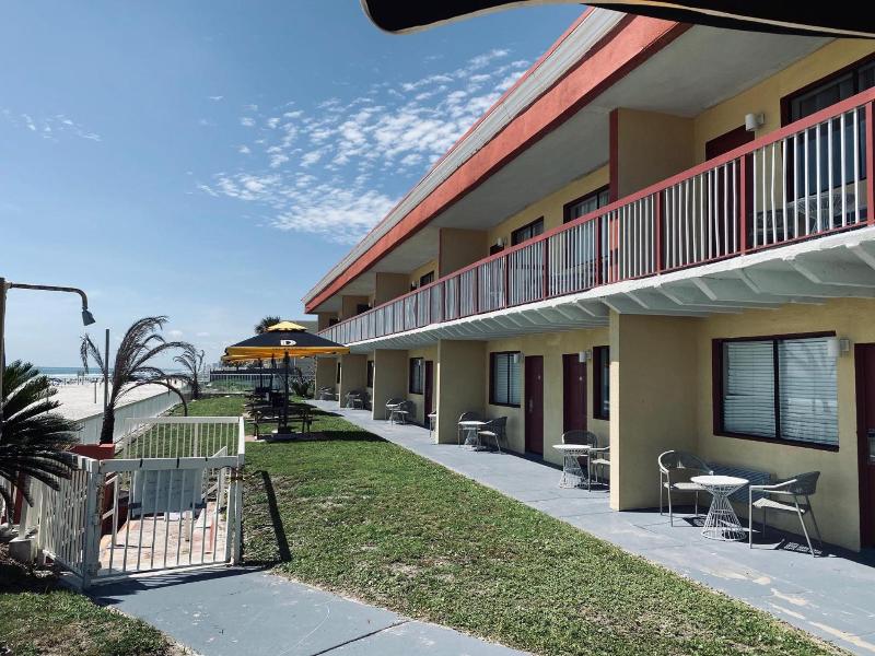Sandals Inn image