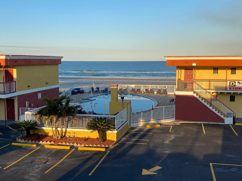 Sandals Inn image