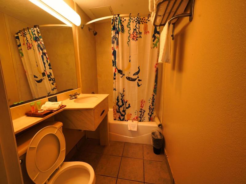 Sandals Inn image