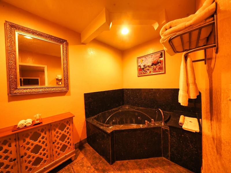 Sandals Inn image