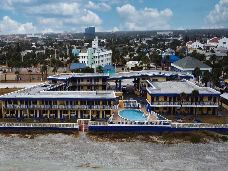 Sandals Inn image