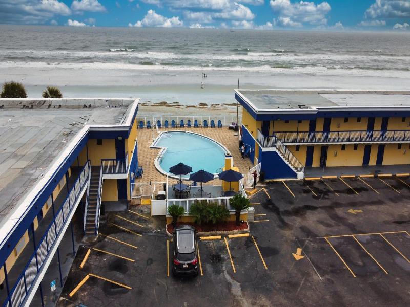 Sandals Inn image