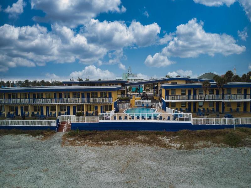 Sandals Inn image