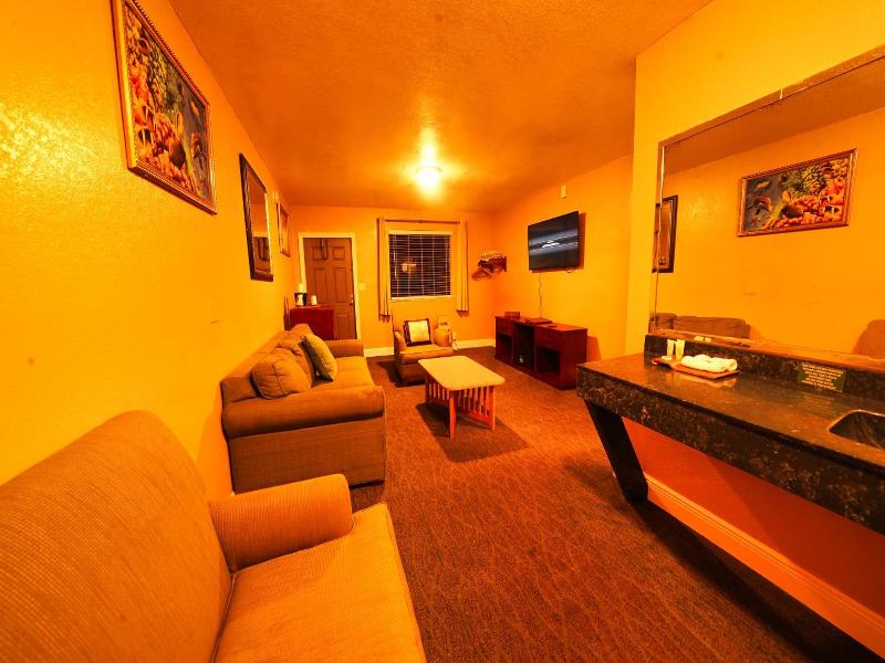 Sandals Inn image