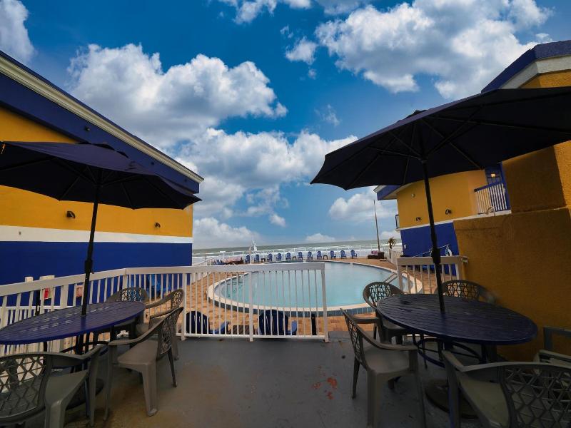 Sandals Inn image