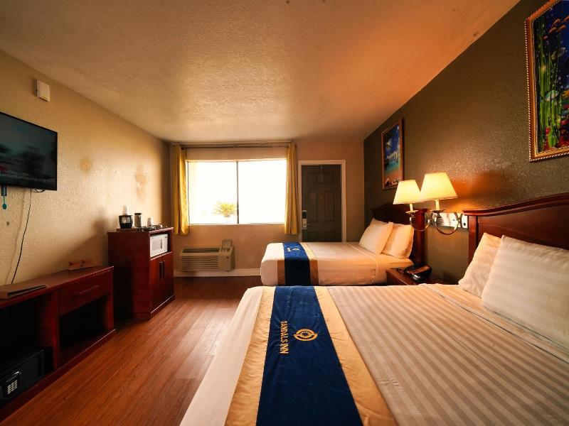 Sandals Inn image