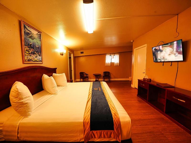Sandals Inn image
