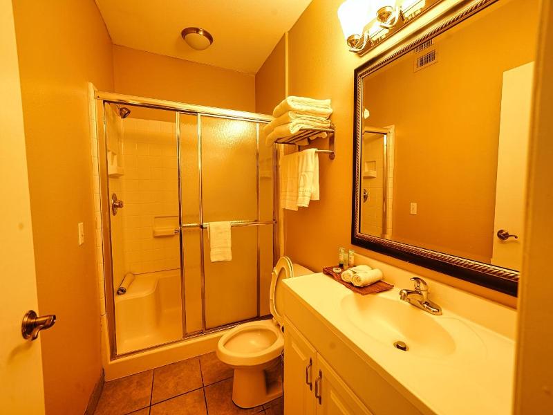 Sandals Inn image