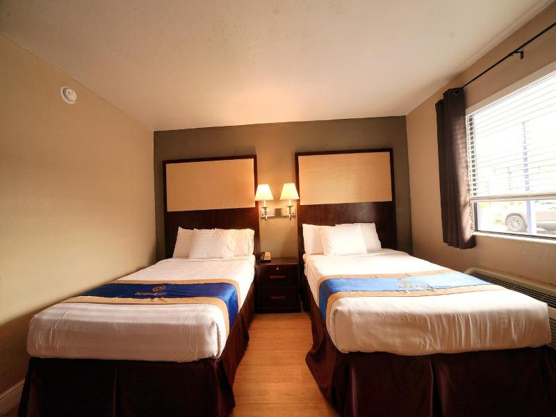 Sandals Inn image