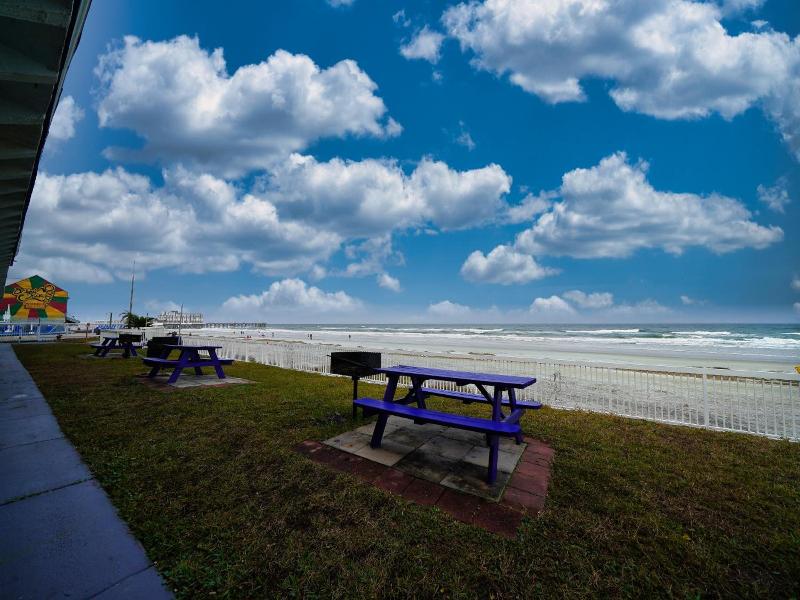 Sandals Inn image