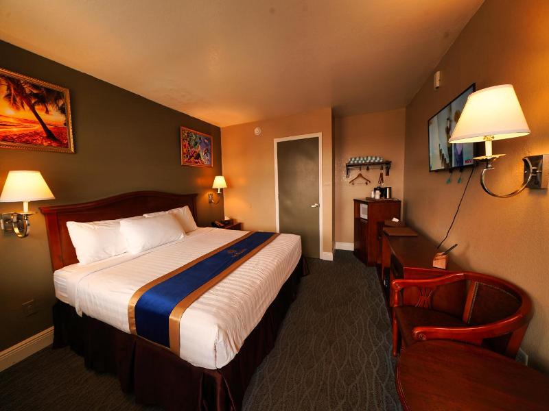 Sandals Inn image