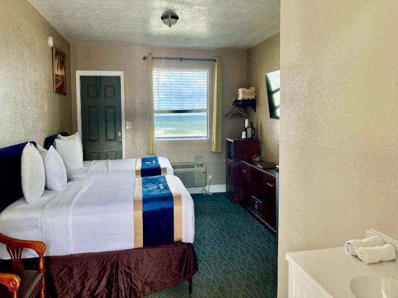 Sandals Inn image