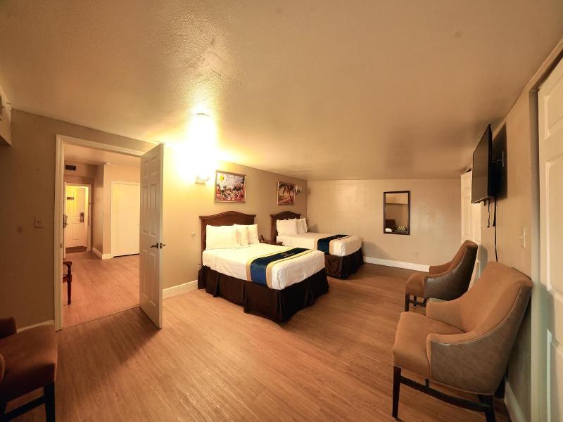 Sandals Inn image