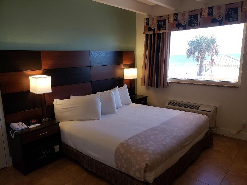Oceanfront Inn And Suites — general view