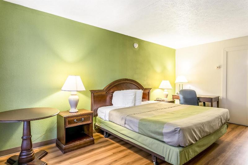 Americas Best Value Inn Edgewood image
