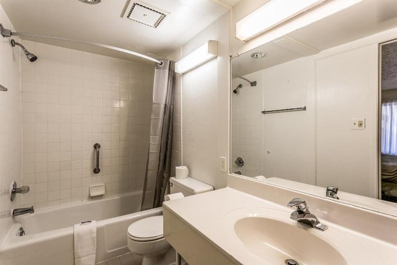 Americas Best Value Inn Edgewood image