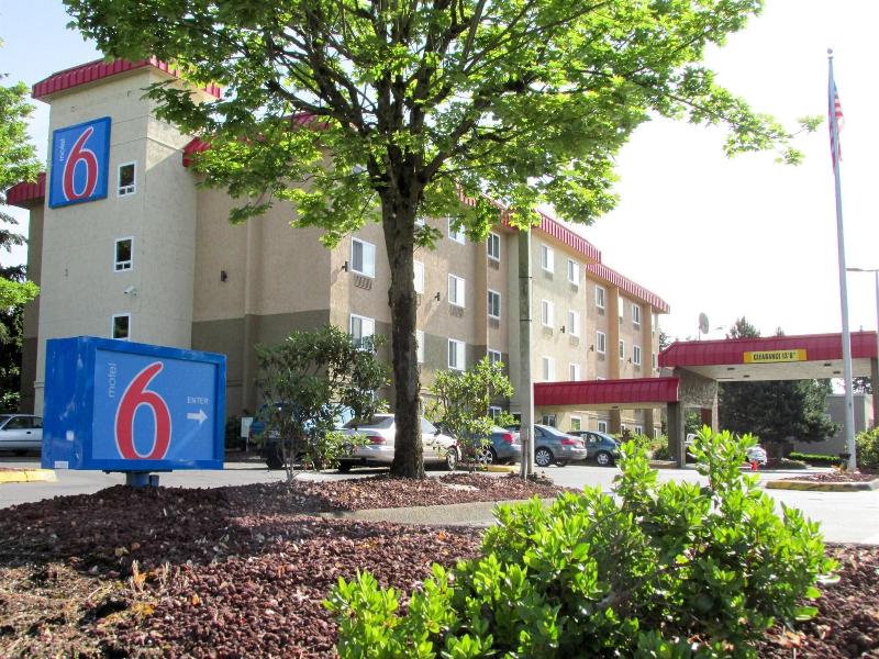 Motel 6 Wilsonville Or Portland image