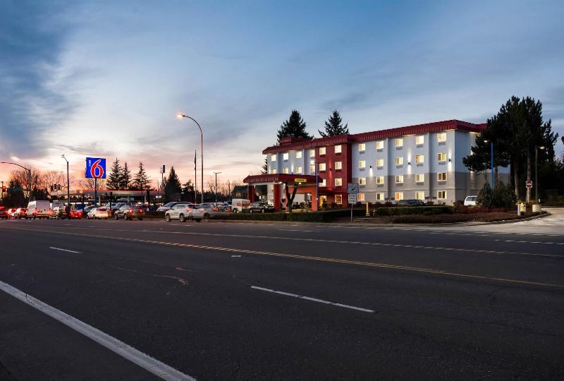 Motel 6 Wilsonville Or Portland image