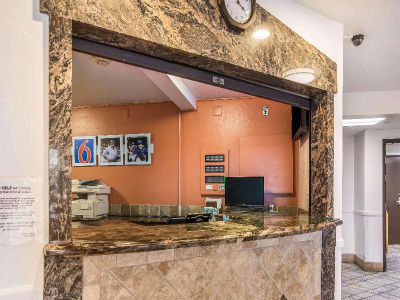 Motel 6 Wilsonville Or Portland image