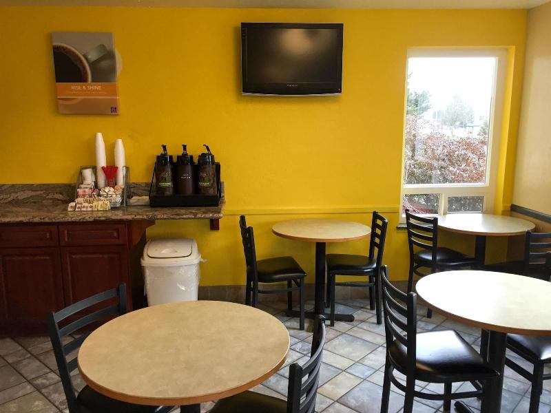 Motel 6 Wilsonville Or Portland image