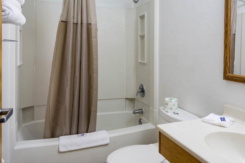 Motel 6 Wilsonville Or Portland image