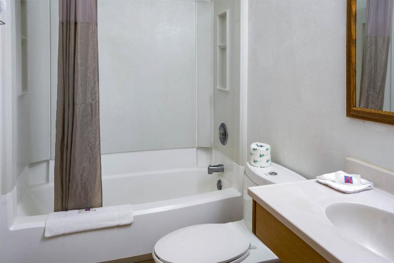Motel 6 Wilsonville Or Portland image