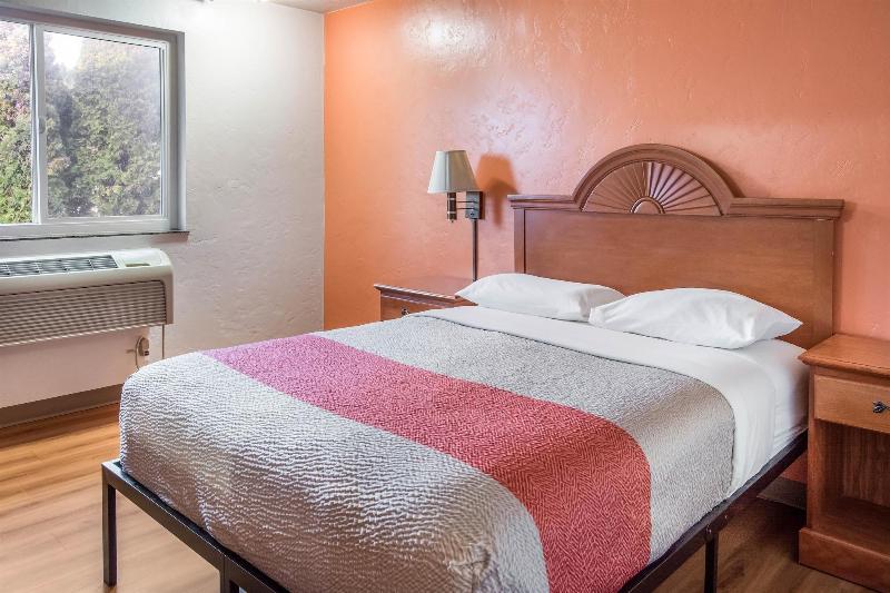 Motel 6 Wilsonville Or Portland image