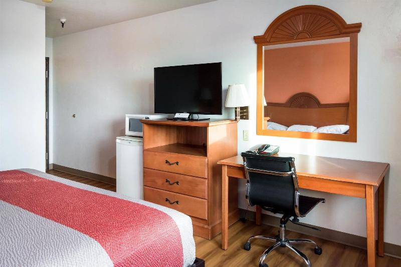 Motel 6 Wilsonville Or Portland image
