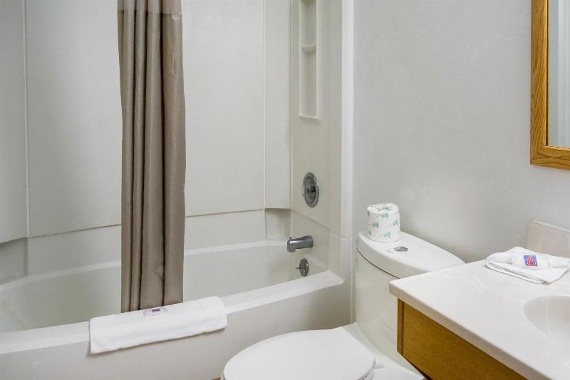 Motel 6 Wilsonville Or Portland image