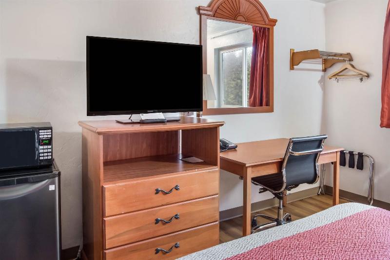 Motel 6 Wilsonville Or Portland image