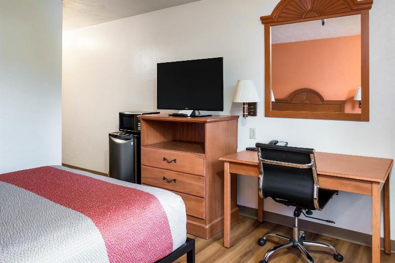 Motel 6 Wilsonville Or Portland image