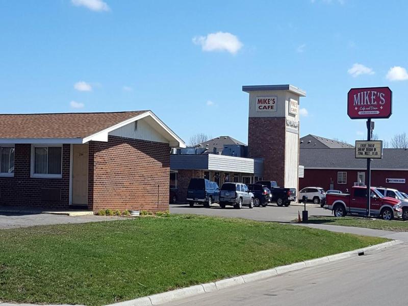 Travelers Lodge Motel Marshall image