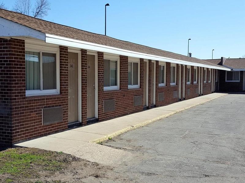 Travelers Lodge Motel Marshall image