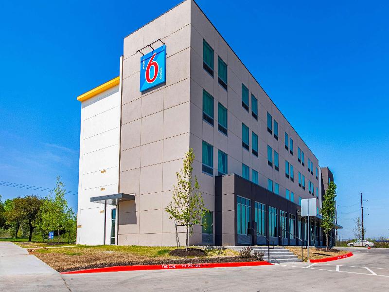 Motel 6 Austin Tx Airport image