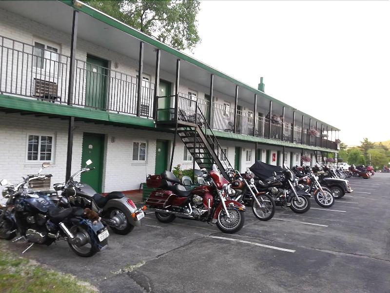 Lake View Inn image