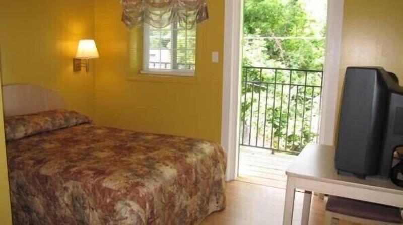 Lake View Inn image