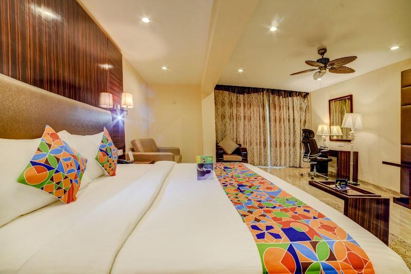 Fabhotel Sarala Crown Calangute Beach image