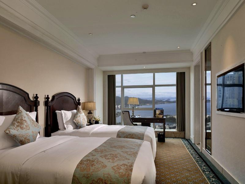 Yinxin Century Hotel 5